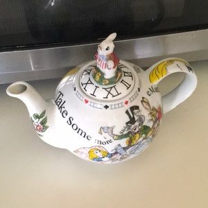 Alice and Wonderland Teapot
